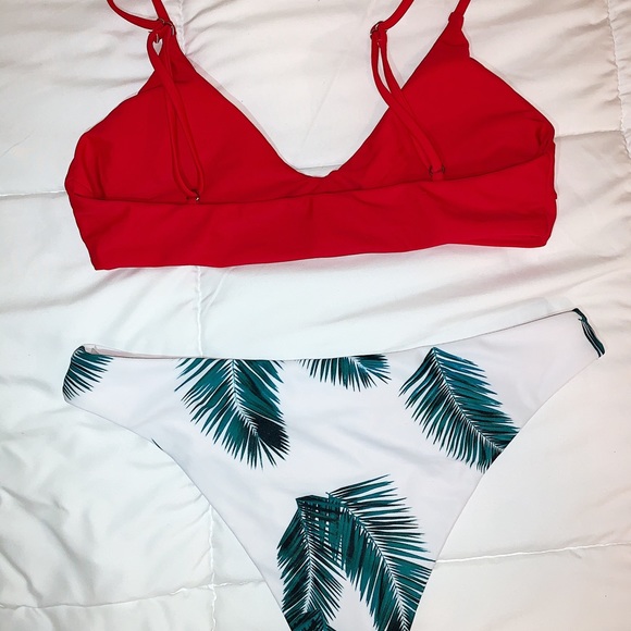 Bikini - Picture 4 of 4